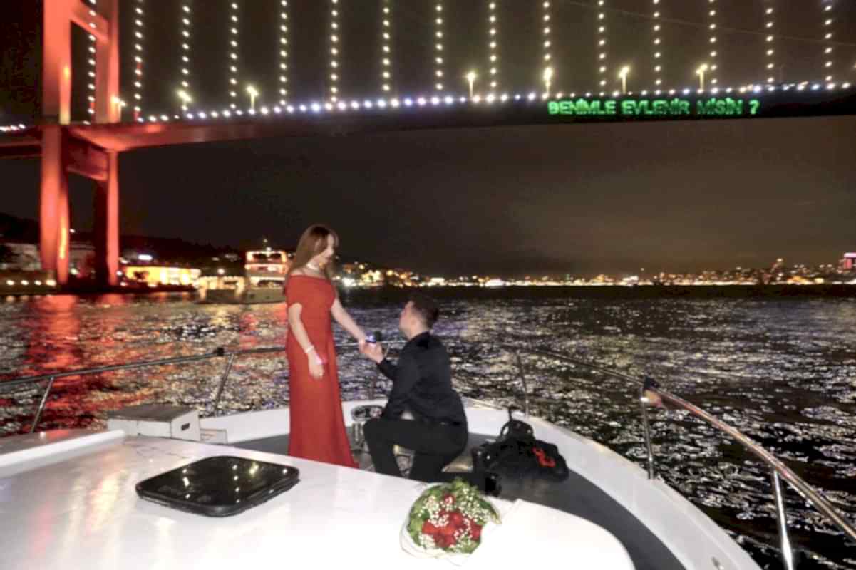 Luxury yacht charter Istanbul Bosphorus cruise
